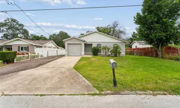 8405 N 37th Street, Tampa, FL, 33604