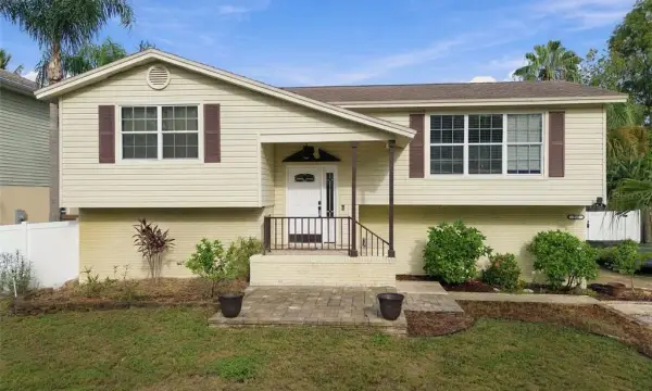 915 Lynnlea Lane, Tarpon Springs, FL, 34689