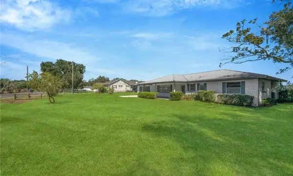 3220 Blount Road, Dover, FL, 33527