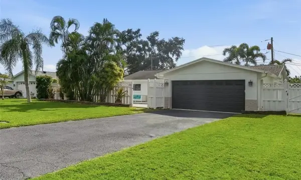 5860 Bayshore Drive, Seminole, FL, 33772