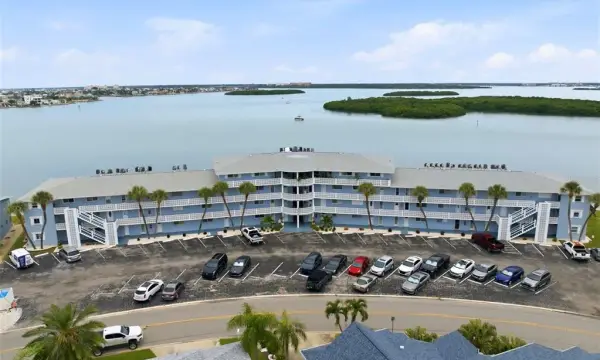 280 126th Avenue, Unit 104, Treasure Island, FL, 33706