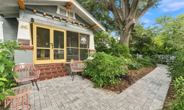 2121 Dartmouth Avenue N, St Petersburg, FL, 33713
