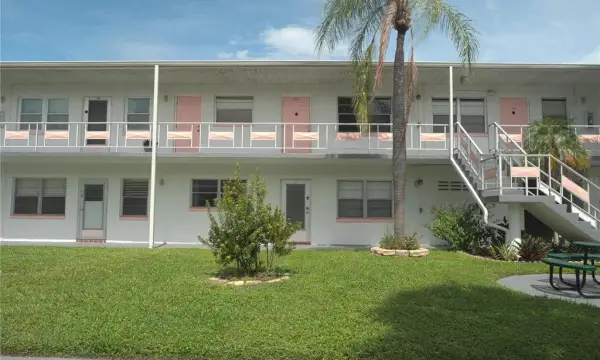 5900 21st Street N, Unit 6, St Petersburg, FL, 33714