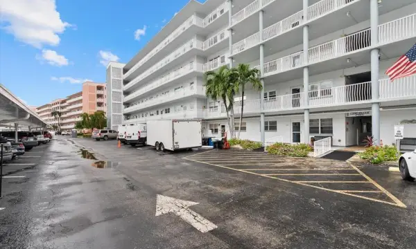 5925 Shore Boulevard S, Unit 105, Gulfport, FL, 33707