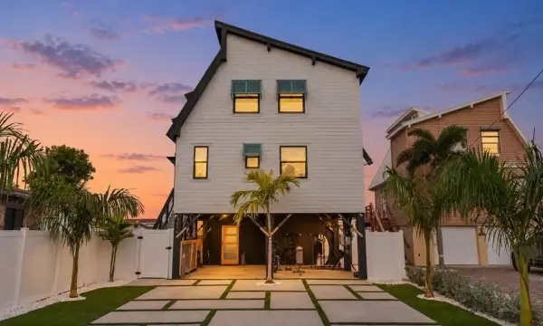 12016 Lagoon Ln, Treasure Island, FL, 33706