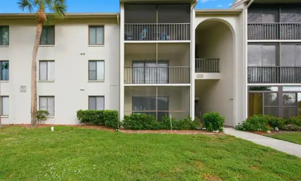 1871 Pine Ridge Way W, Unit E1, Palm Harbor, FL, 34684