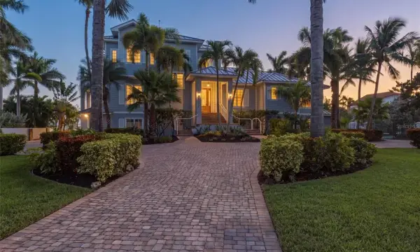 102 8th Street E, Tierra Verde, FL, 33715