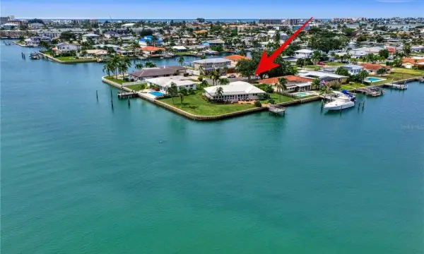 11625 6th Street E, Treasure Island, FL, 33706