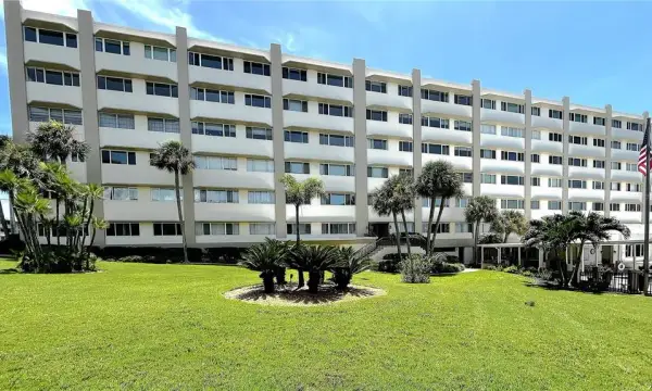 100 Bluff View Drive, Unit 211a, Belleair Bluffs, FL, 33770