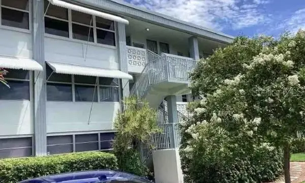 445 32nd Avenue N, Unit W104, St Petersburg, FL, 33704