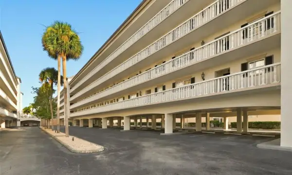 131 Bluff View Drive, Unit 107, Belleair Bluffs, FL, 33770