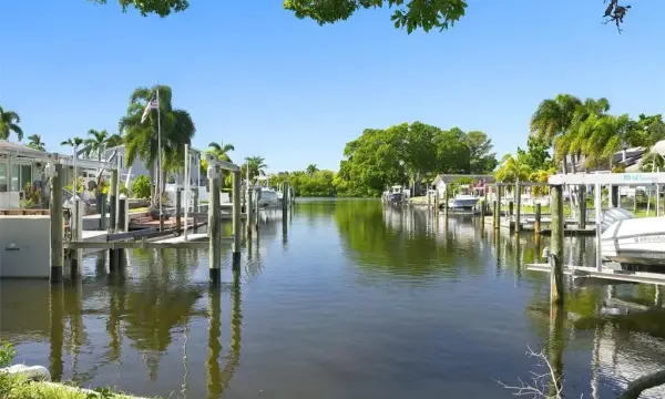 4700 14th Street NE, St Petersburg, FL, 33703