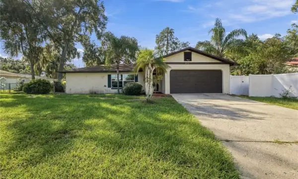 2711 Charleston Drive, Plant City, FL, 33563
