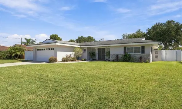 1721 Harbor Circle W, Largo, FL, 33770