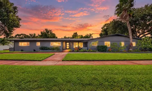 628 64th Street N, St Petersburg, FL, 33710