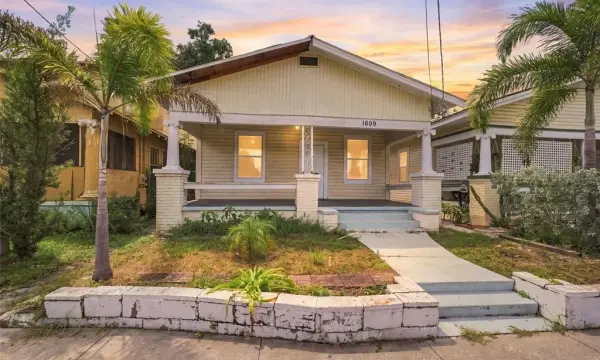 1609 E Lake Avenue, Tampa, FL, 33610