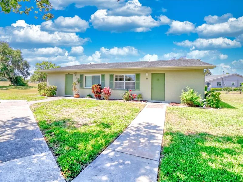 302 Canton Court, Unit 59, Sun City Center, FL, 33573