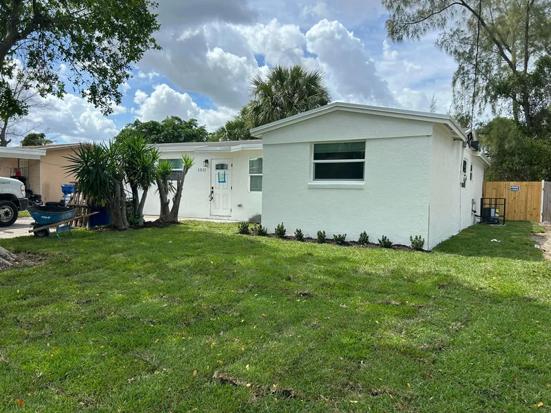1531 W Avenue H W, Riviera Beach, FL 33404