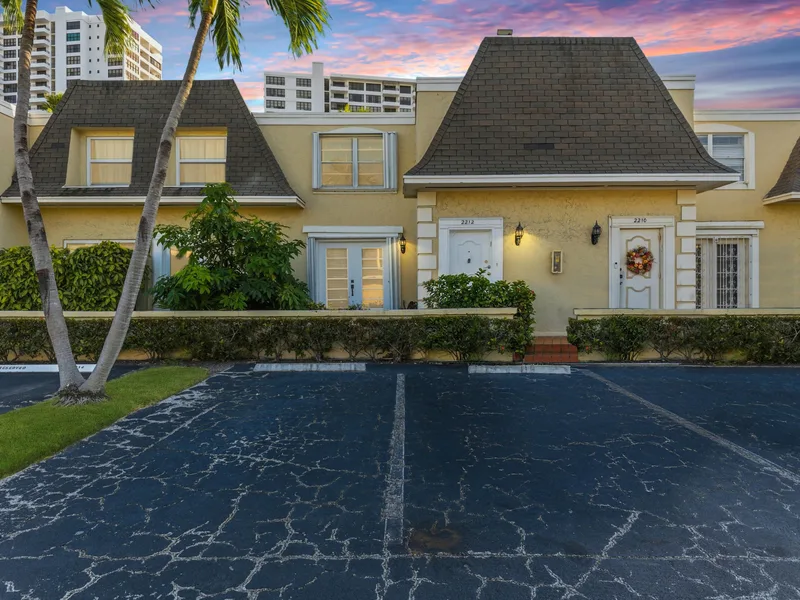 2212 NE 7th Street, Hallandale Beach, FL 33009