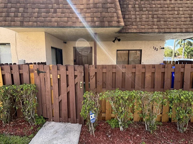 122 San Remo Boulevard 122, North Lauderdale, FL 33068