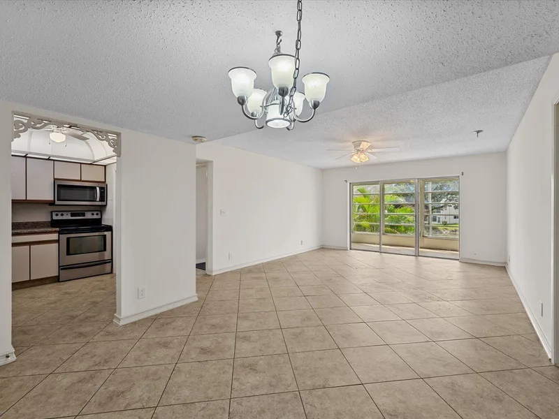 719 Lori Drive 204, Palm Springs, FL 33461