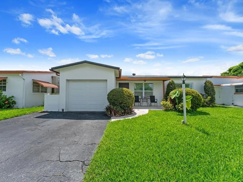 4184 NW 52nd Avenue, Lauderdale Lakes, FL 33319