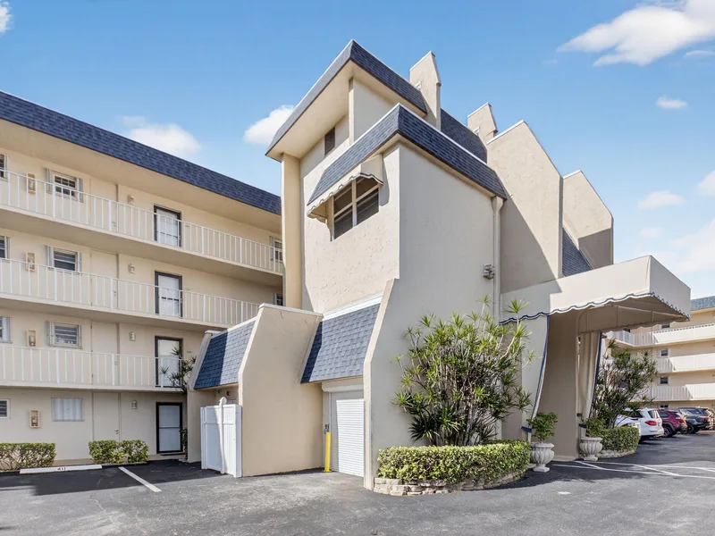 3575 S Ocean Boulevard 205, South Palm Beach, FL 33480