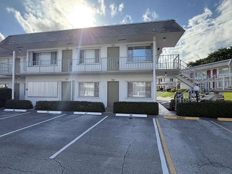 3160 Lake Osborne Drive 112, Lake Worth Beach, FL 33461