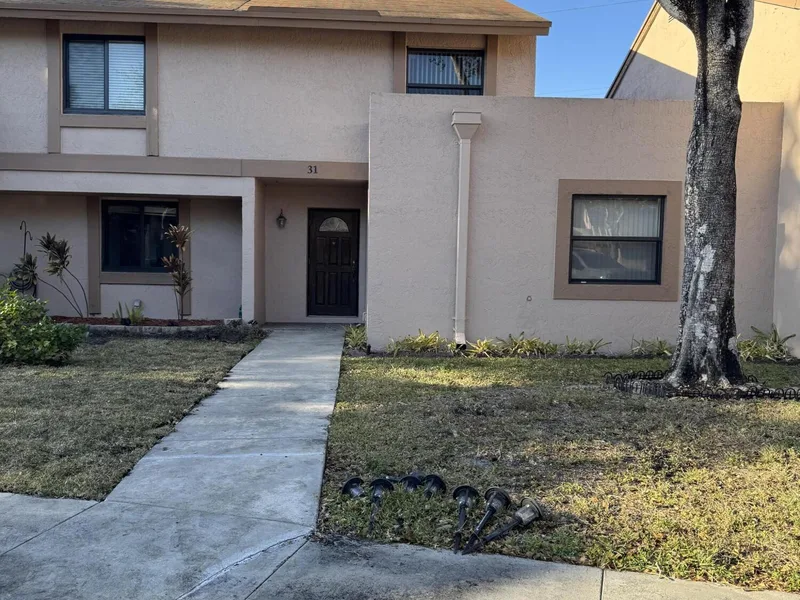 31 Chestnut Circle, Cooper City, FL 33026