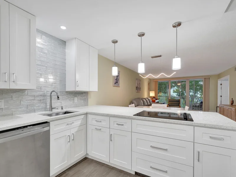 3145 NE 48th Court 215, Lighthouse Point, FL 33064