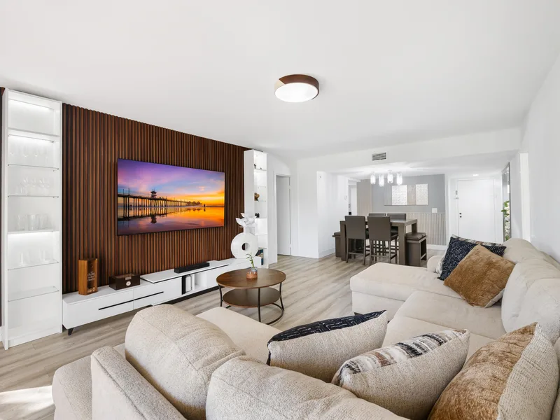 491 Racquet Club Road Unit 106, Weston, FL 33326