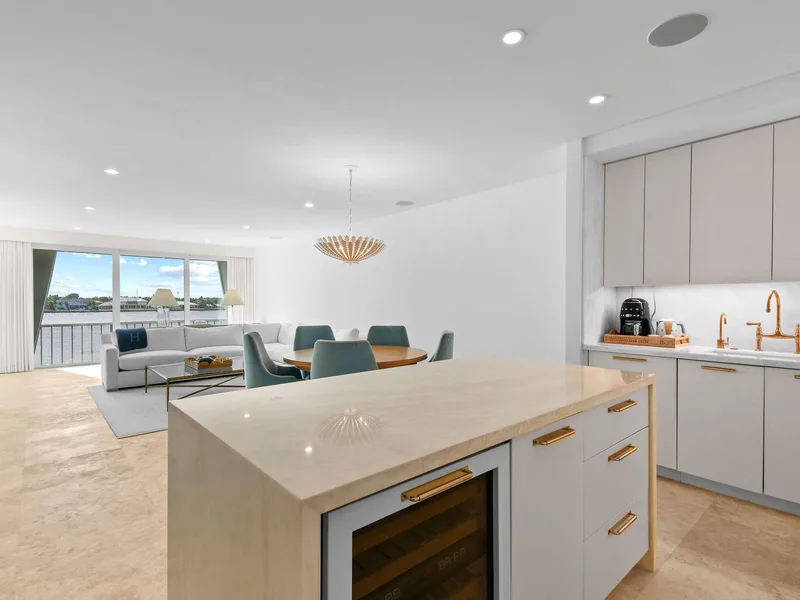 2180 Ibis Isle Road 12, Palm Beach, FL 33480