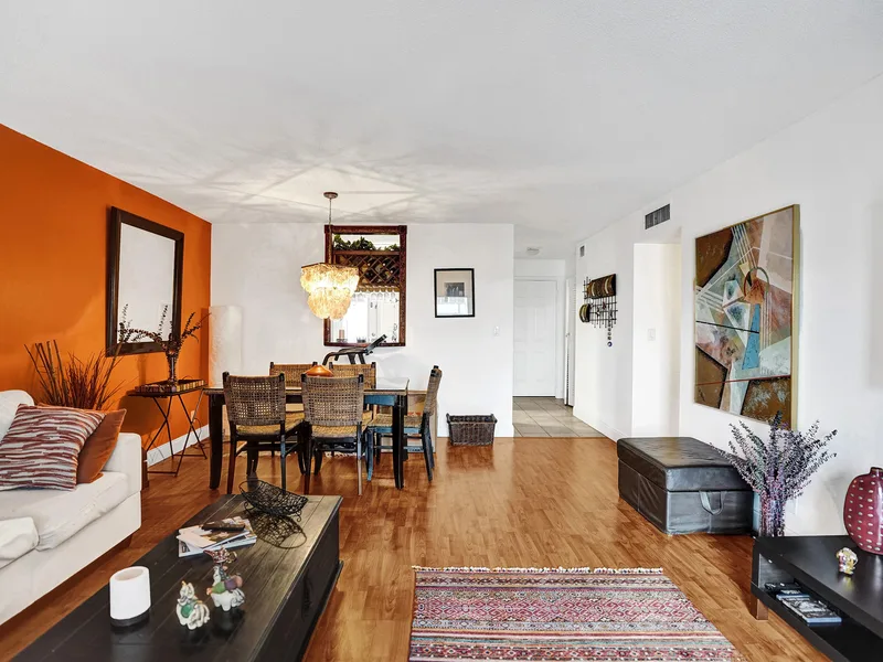 218 NE 12th Avenue 401, Hallandale Beach, FL 33009