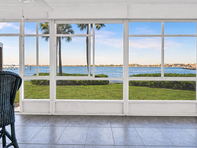 100 Waterway Drive S 109, Lantana, FL 33462