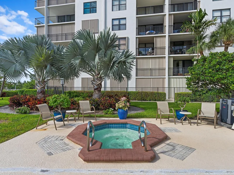 3545 S Ocean Boulevard 405, South Palm Beach, FL 33480