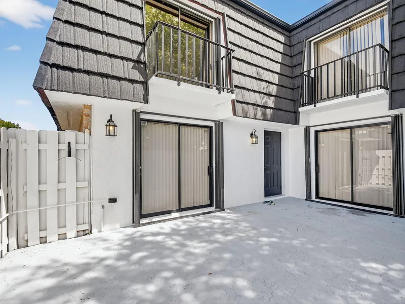 320 Woodland Road, Palm Springs, FL 33461