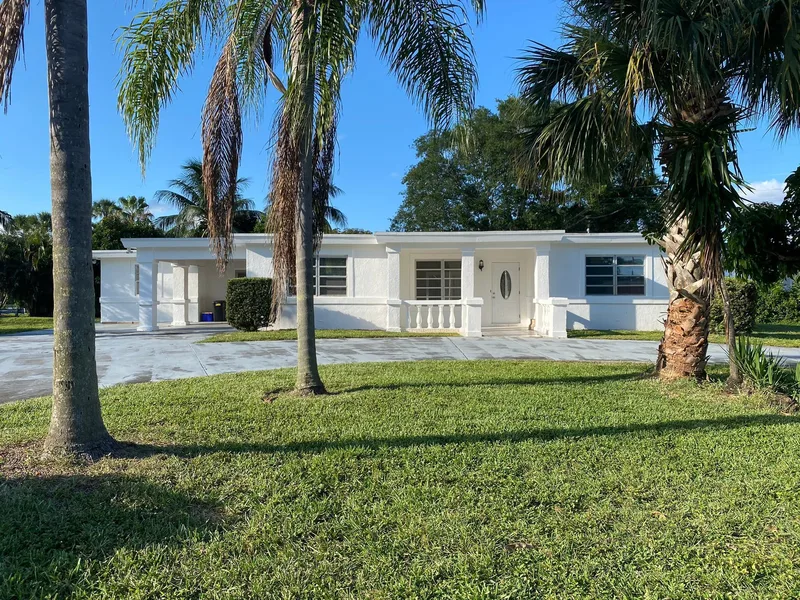 7500 W Lake Drive, Lake Clarke Shores, FL 33406