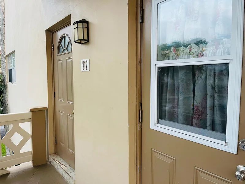 5051 W Oakland Park Boulevard W Unit E212, Lauderdale Lakes, FL 33313