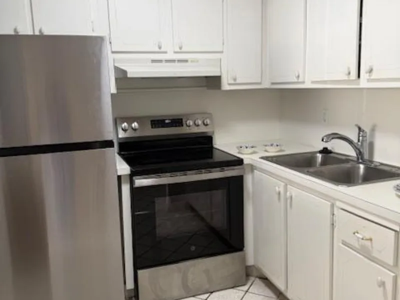 3320 Lake Osborne Drive 107, Lake Worth Beach, FL 33461