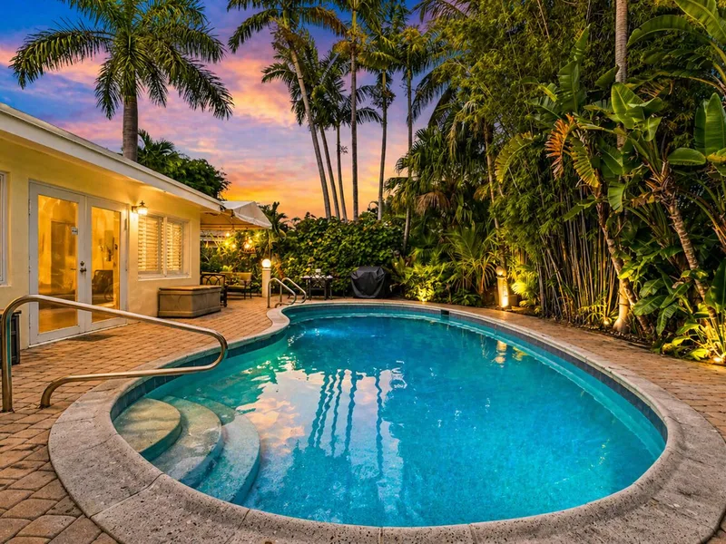 2101 NE 25th Street, Wilton Manors, FL 33305