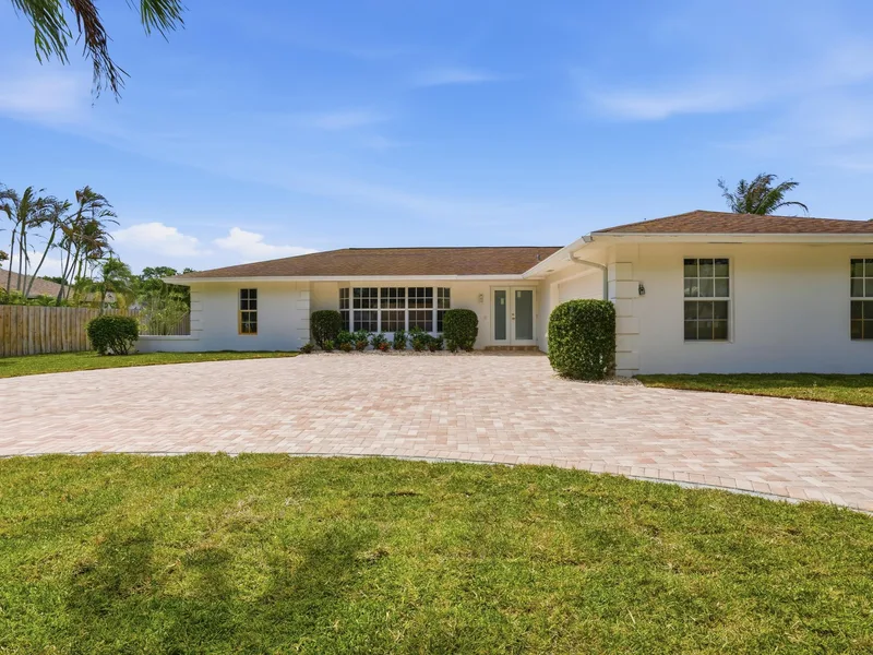 359 Country Club Drive, Tequesta, FL 33469