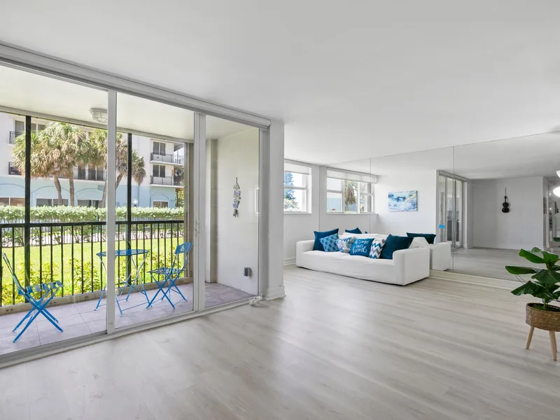 1239 Hillsboro Mile 105, Hillsboro Beach, FL 33062