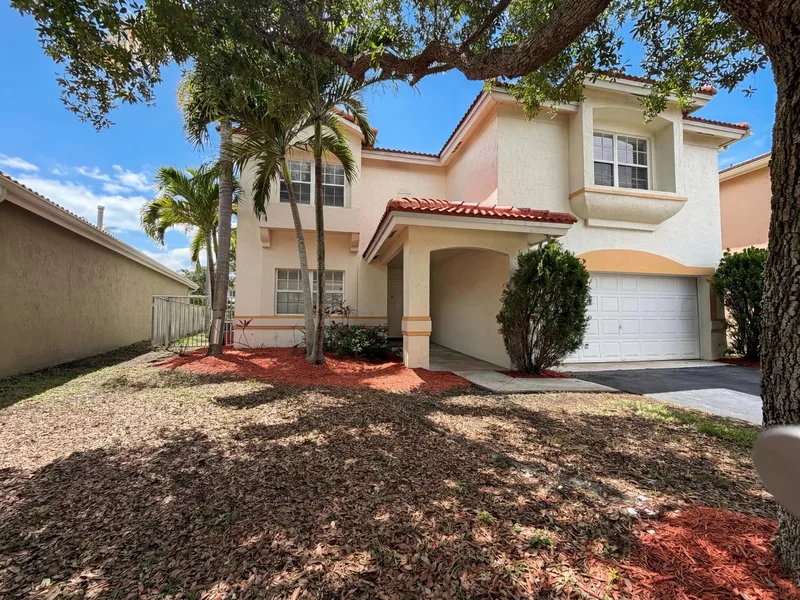 73 Gables Boulevard, Weston, FL 33326