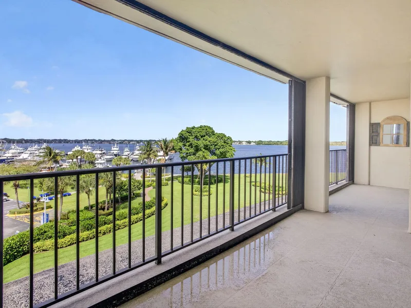 136 Lakeshore Drive 511, North Palm Beach, FL 33408