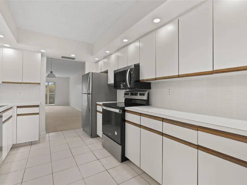 1801 Eleuthera Point J3, Coconut Creek, FL 33066
