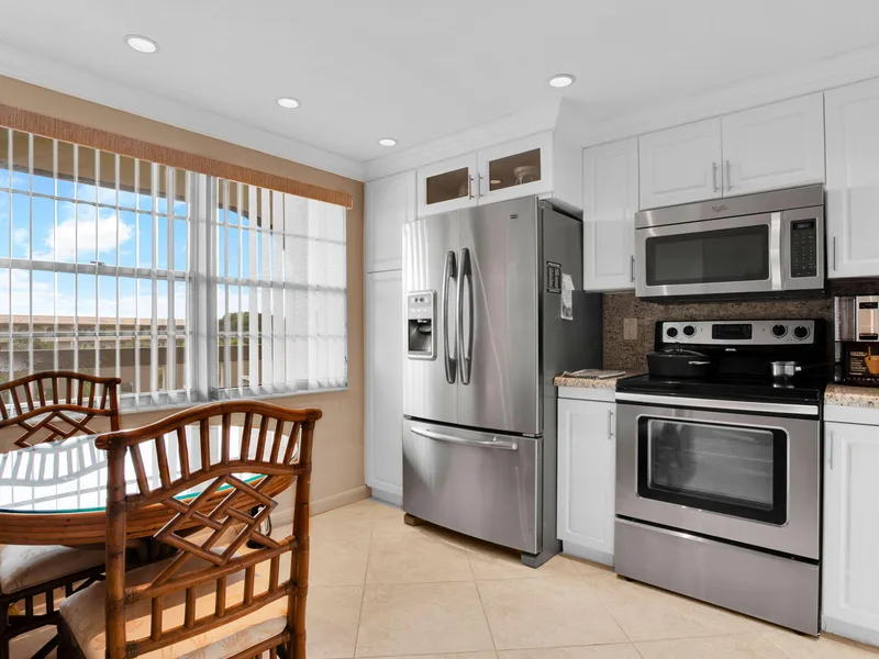 3202 Portofino Point E4, Coconut Creek, FL 33066