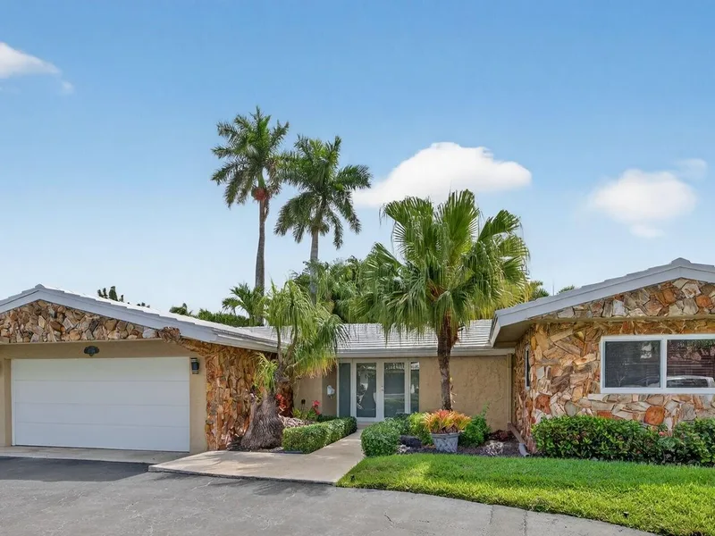 2300 NE 16th Avenue, Wilton Manors, FL 33305