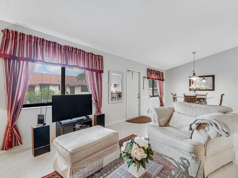 815 Andrew Redding Road 202, Lantana, FL 33462