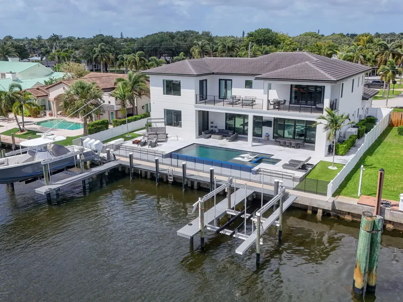 824 Shore Drive, North Palm Beach, FL 33408