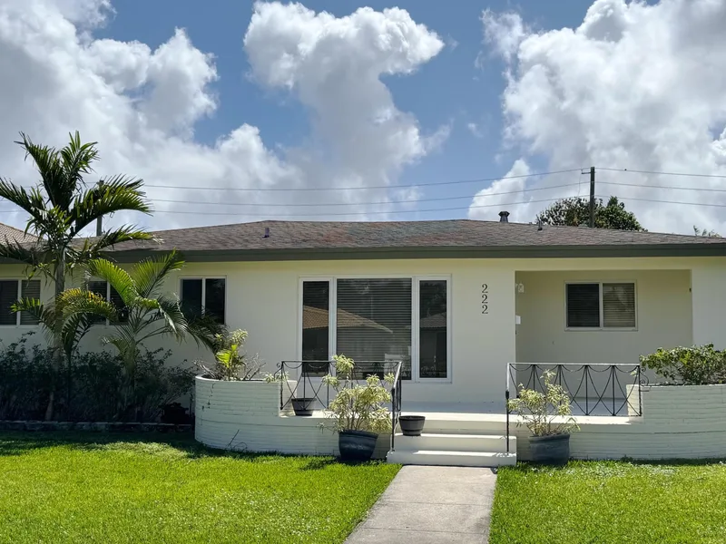 222 SE 2nd Terrace, Dania Beach, FL 33004